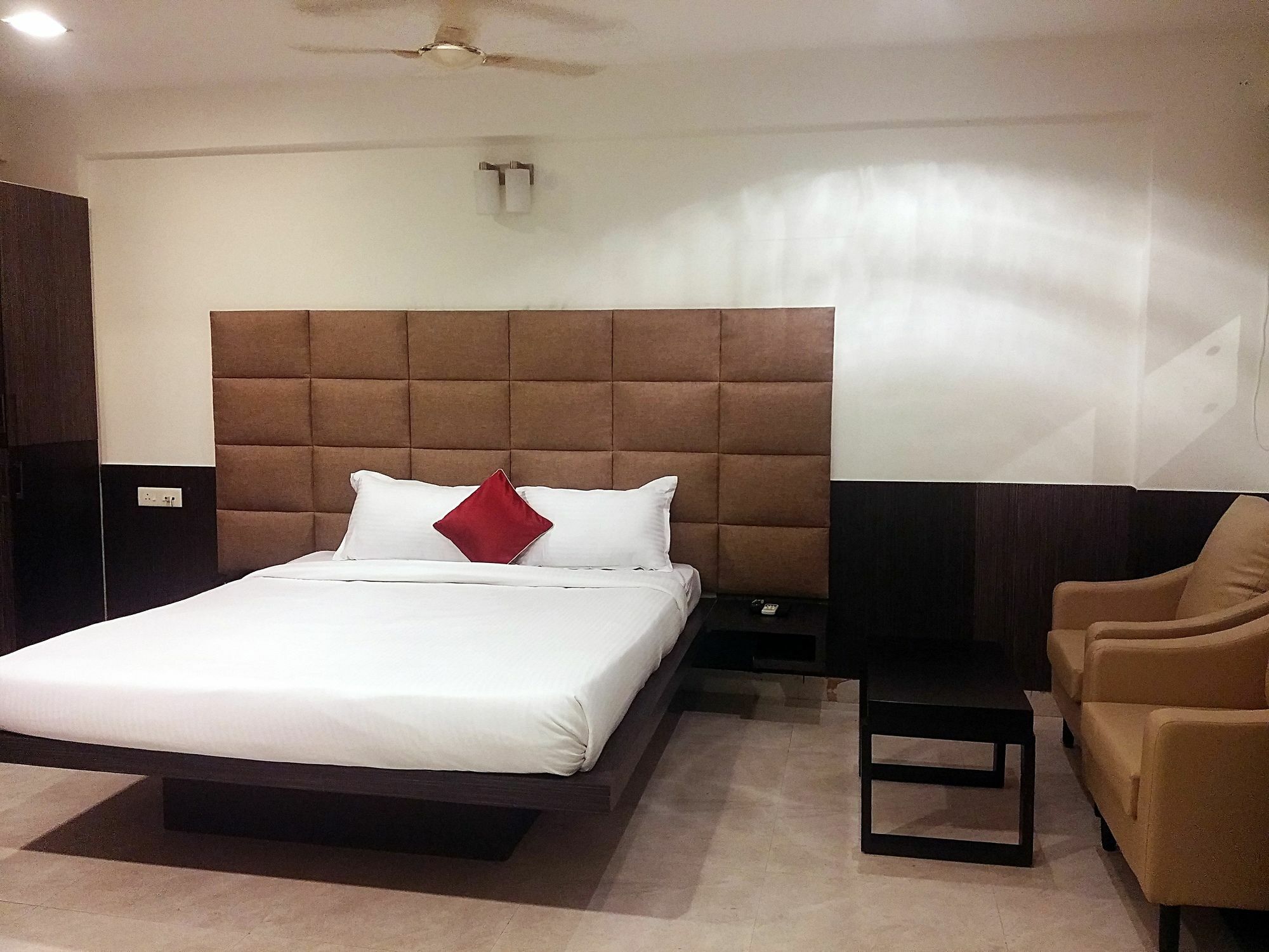 Capital Suites Bangalore Exterior foto