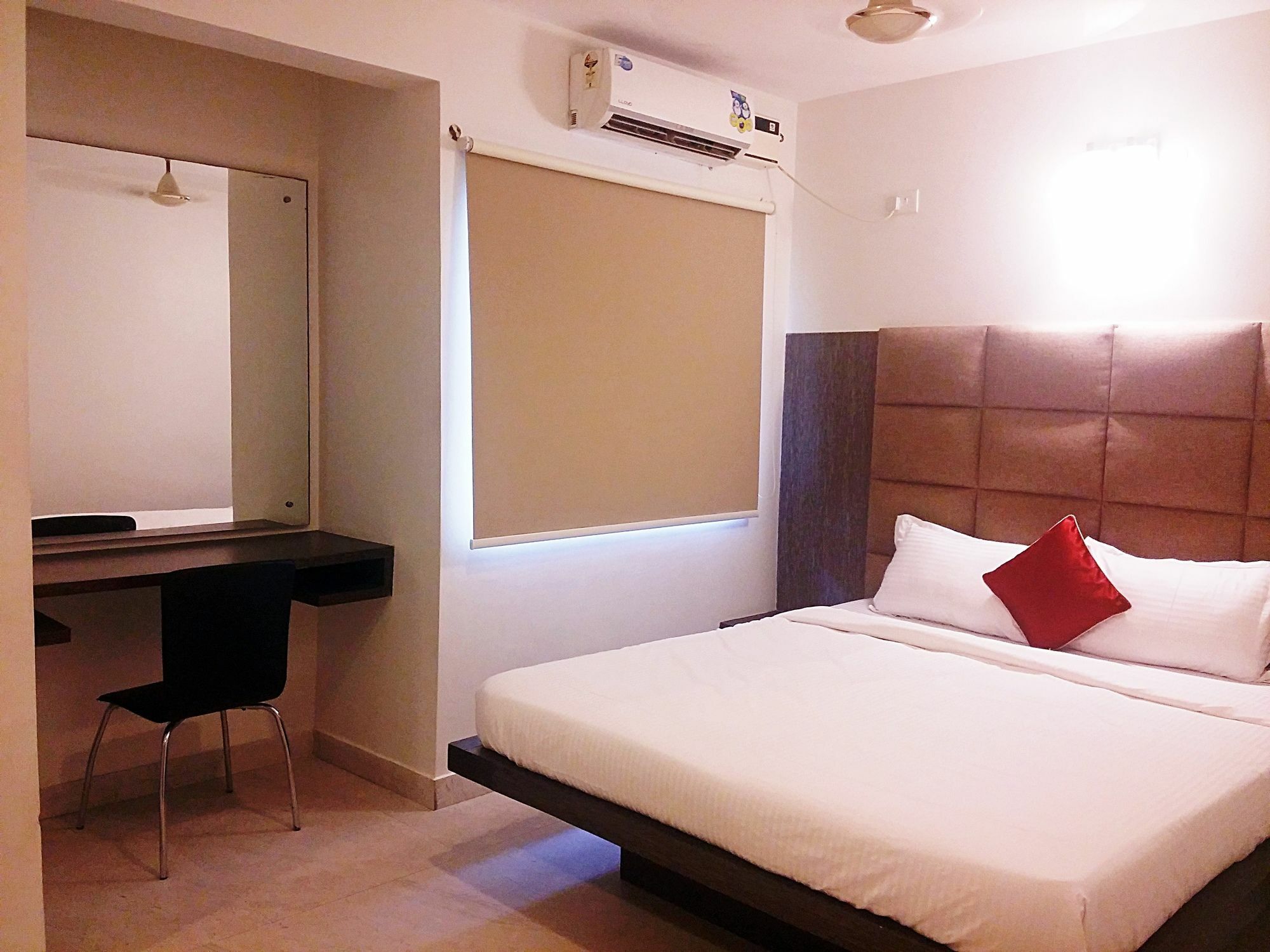 Capital Suites Bangalore Exterior foto